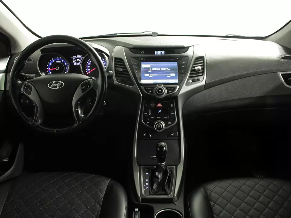 Hyundai Elantra, фото №12