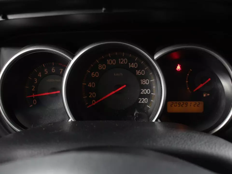 Nissan Tiida, фото №11