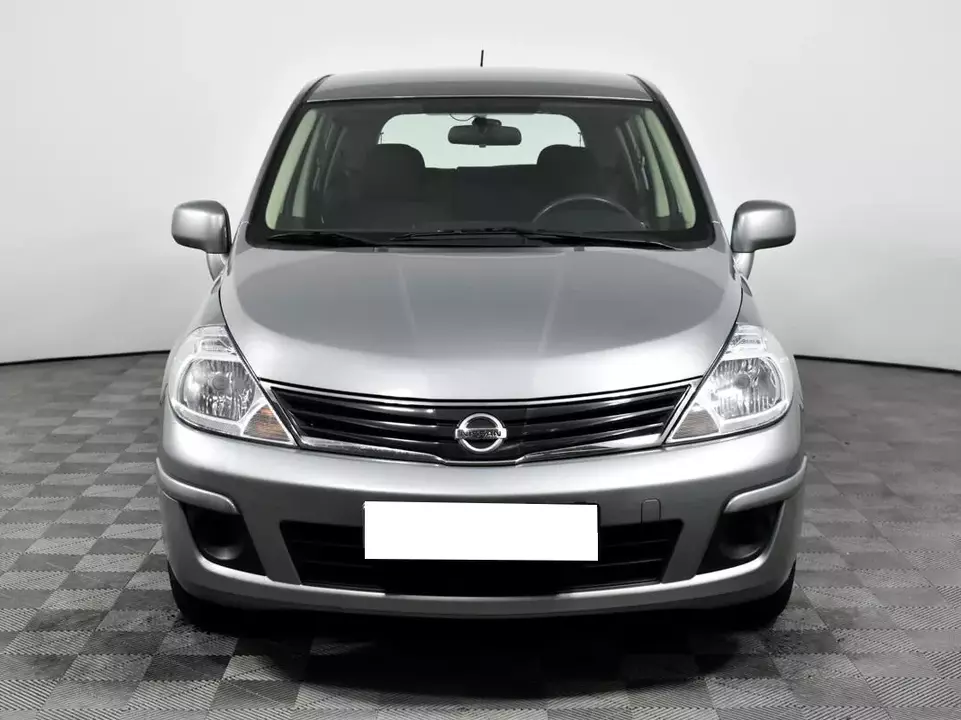 Nissan Tiida, фото №2
