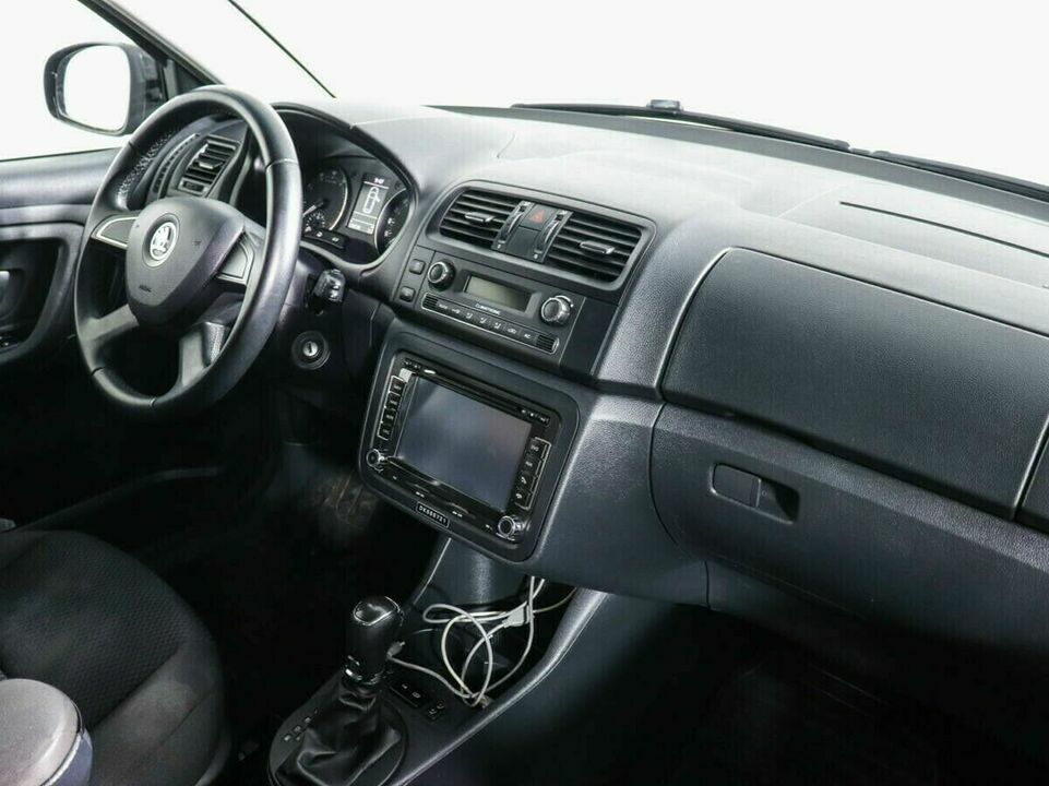 Skoda Fabia II Рестайлинг, фото №5