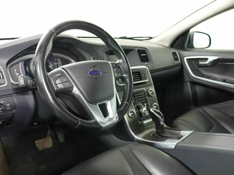 Volvo S60 II Рестайлинг, фото №6