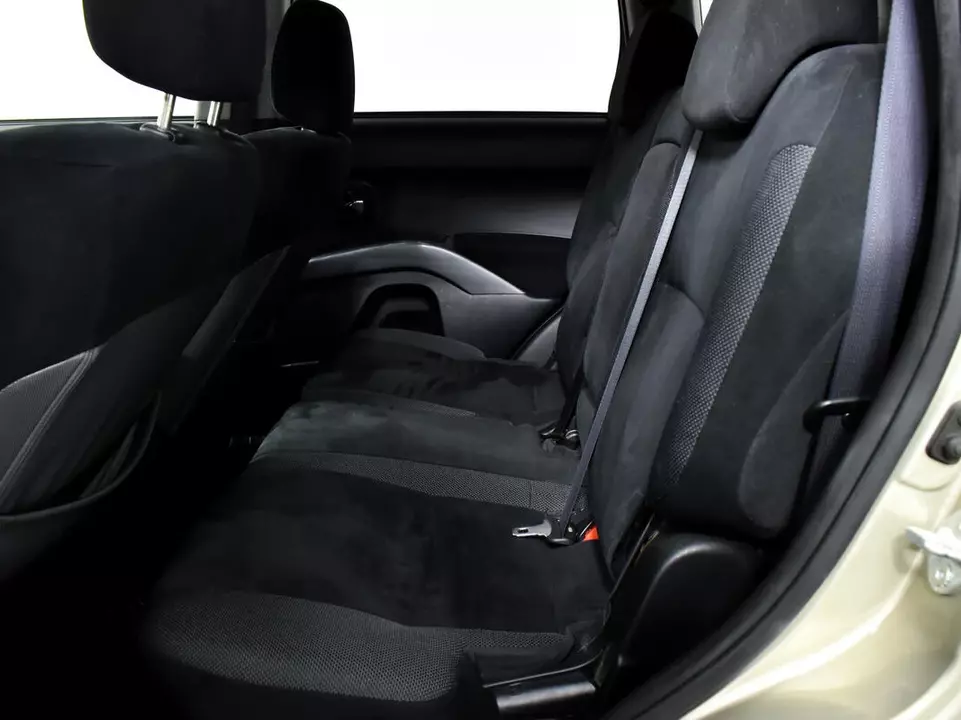 Mitsubishi Outlander, фото №12