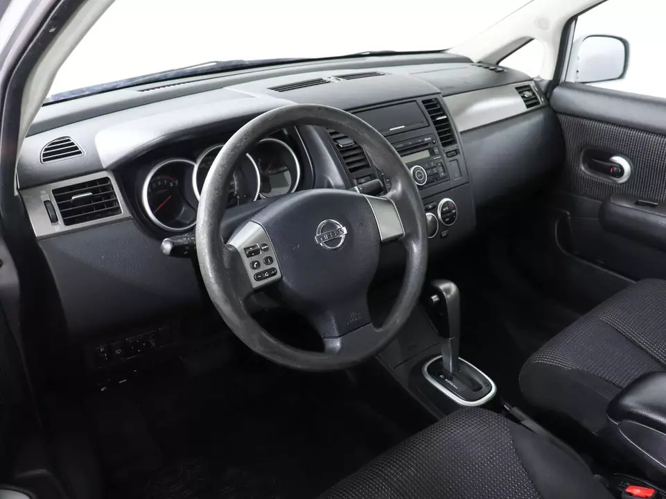 Nissan Tiida, фото №9