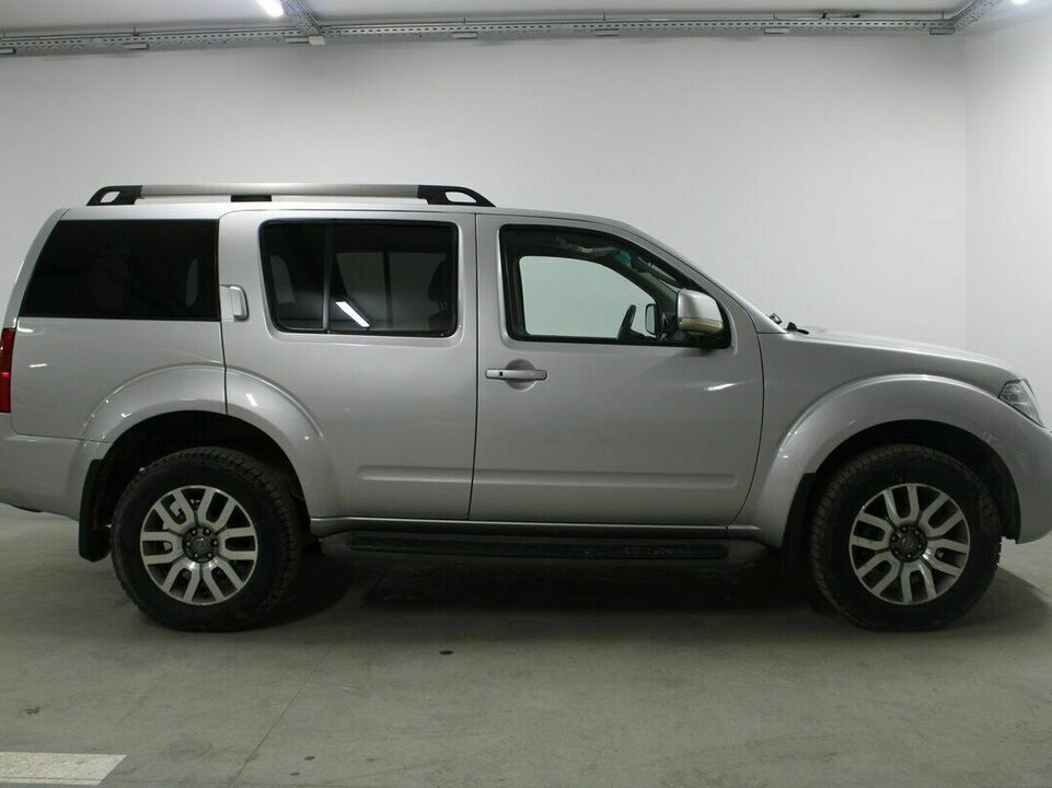 Nissan Pathfinder III Рестайлинг, фото №2