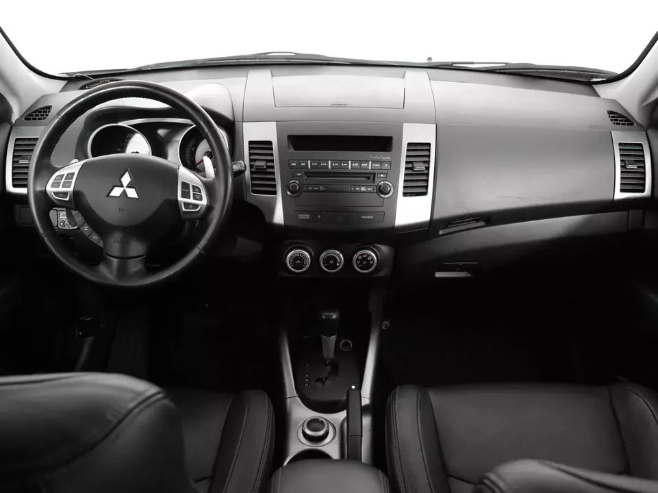 Mitsubishi Outlander, фото №8