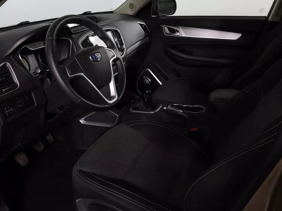 Geely Emgrand X7, фото №11