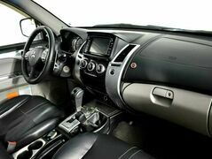 Mitsubishi Pajero Sport 3.0 Автомат, фото №5