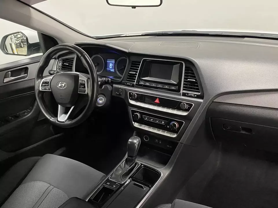 Hyundai Sonata, фото №11