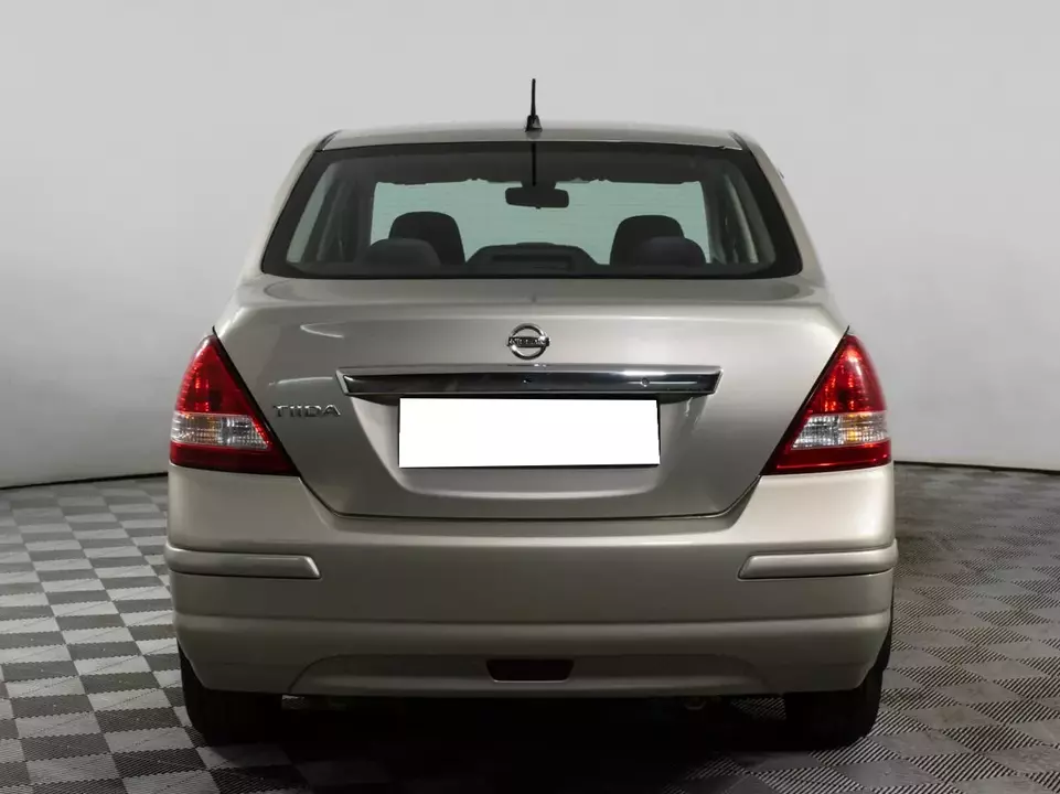 Nissan Tiida, фото №6