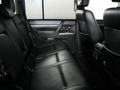 Mitsubishi Pajero IV Рестайлинг 1, фото №11