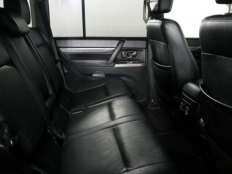 Mitsubishi Pajero IV Рестайлинг 1, фото №11