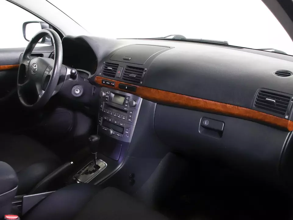 Toyota Avensis, фото №9