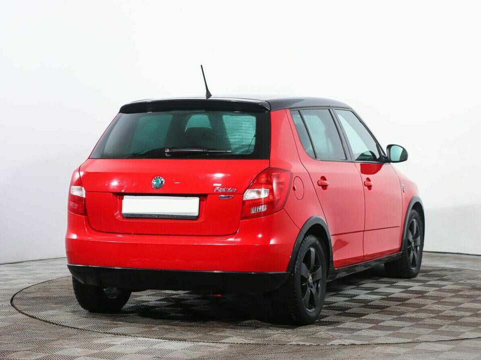Skoda Fabia II Рестайлинг, фото №4
