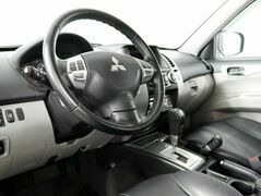 Mitsubishi Pajero Sport 3.0 Автомат, фото №5