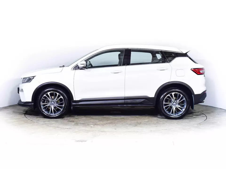 Geely Coolray, фото №8