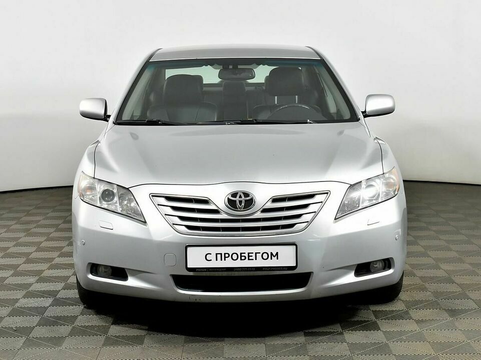 Toyota Camry, фото №2