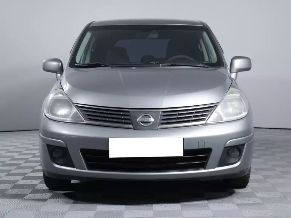 Nissan Tiida, фото №2