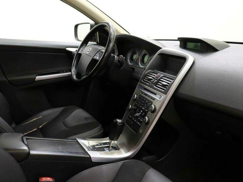 Volvo XC60, фото №11