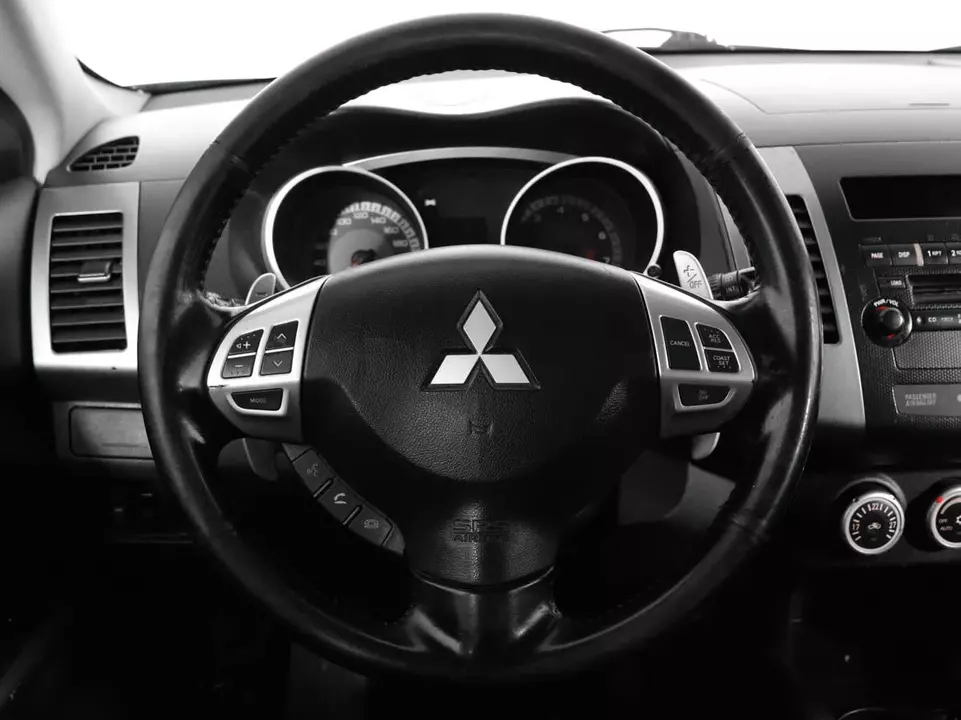 Mitsubishi Outlander, фото №9