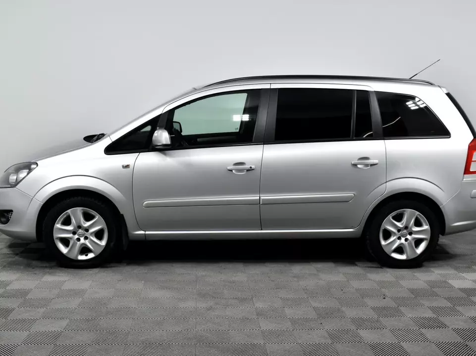 Opel Zafira, фото №8