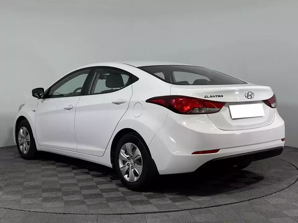 Hyundai Elantra, фото №7