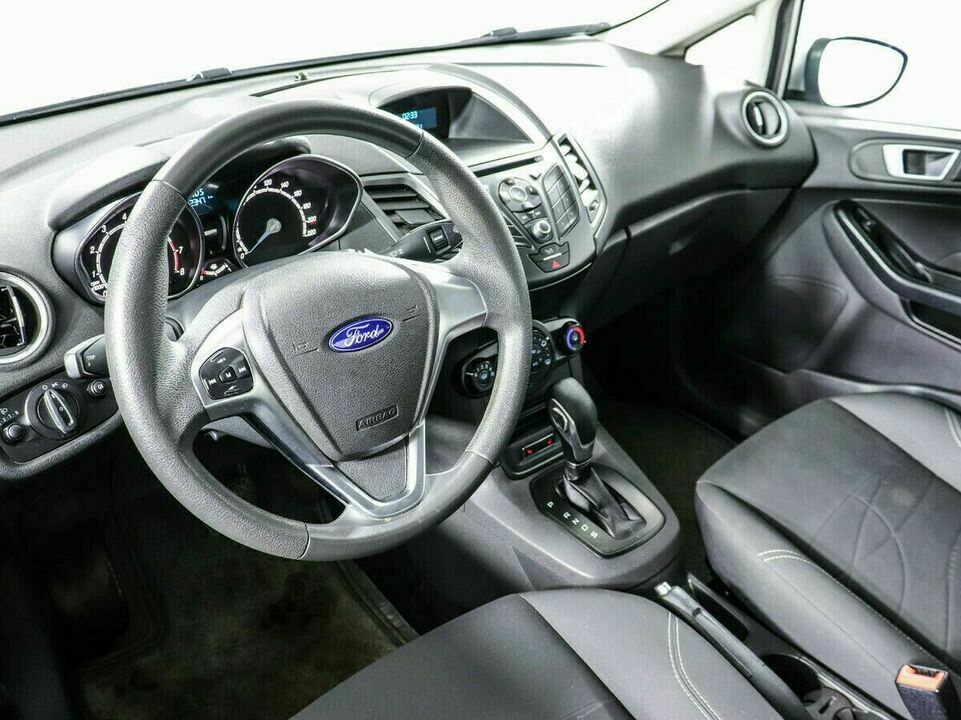 Ford Fiesta Mk6 Рестайлинг, фото №5