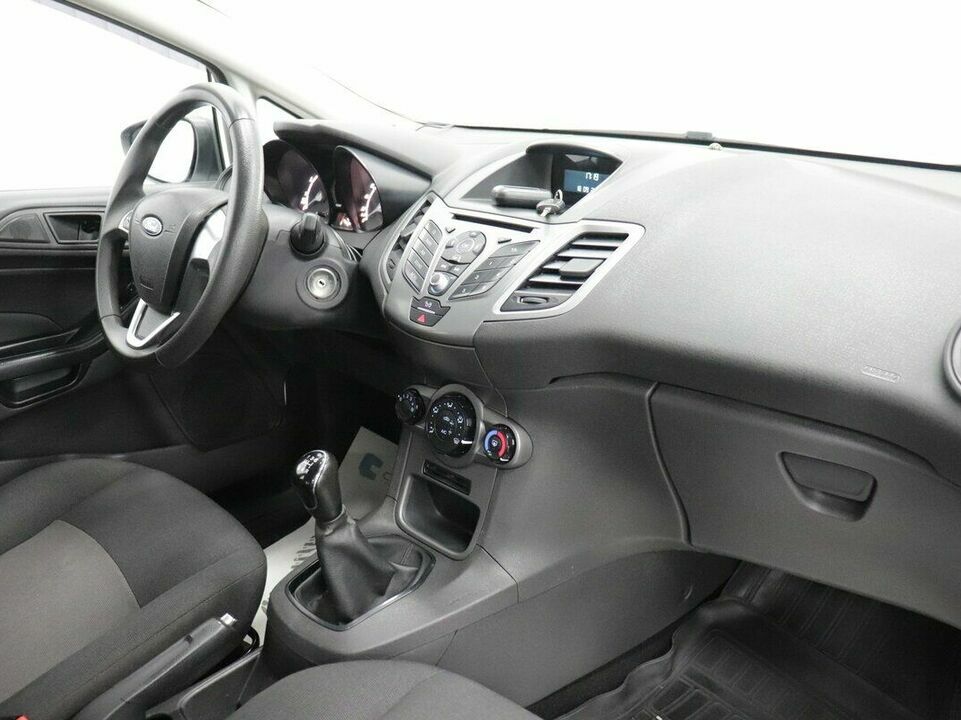 Ford Fiesta Mk6 Рестайлинг, фото №5