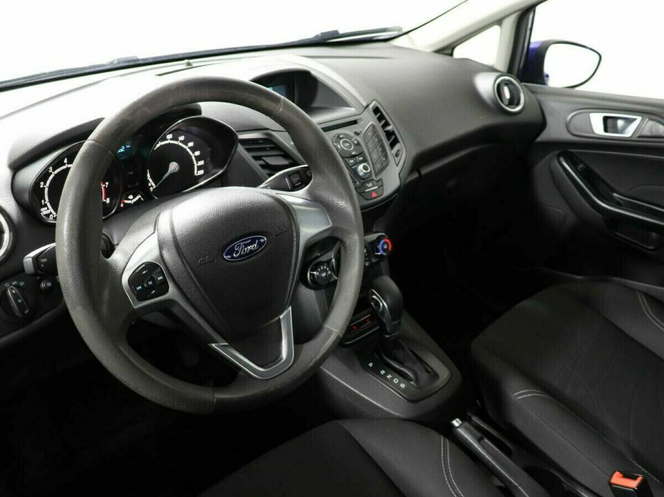 Ford Fiesta Mk6 Рестайлинг, фото №5
