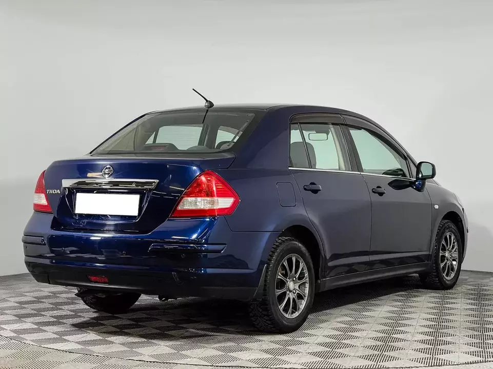 Nissan Tiida, фото №5