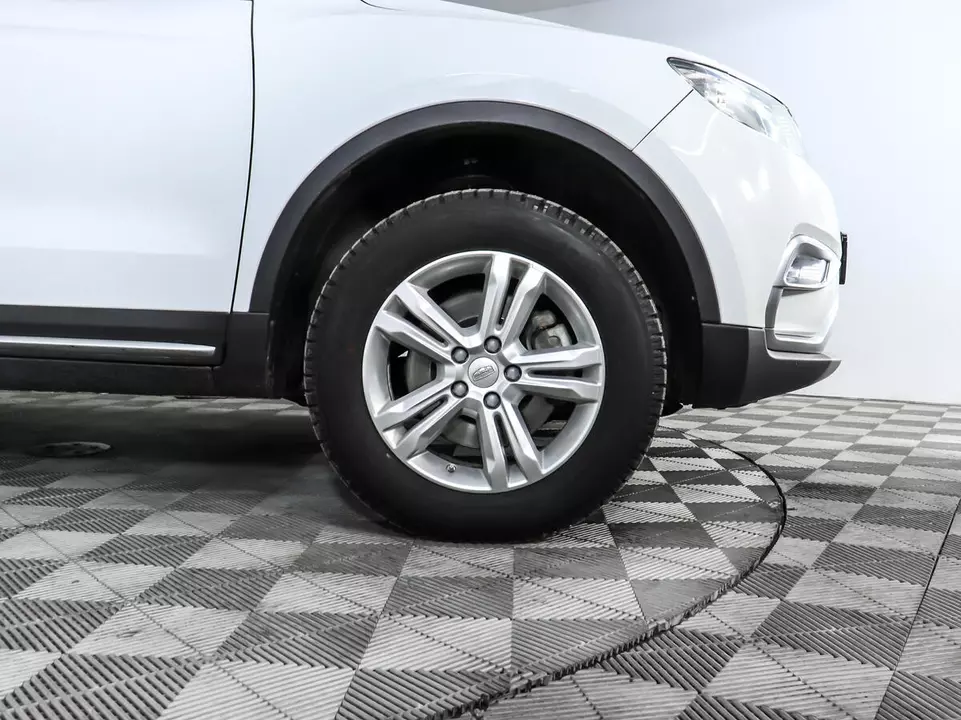 Geely Atlas, фото №16