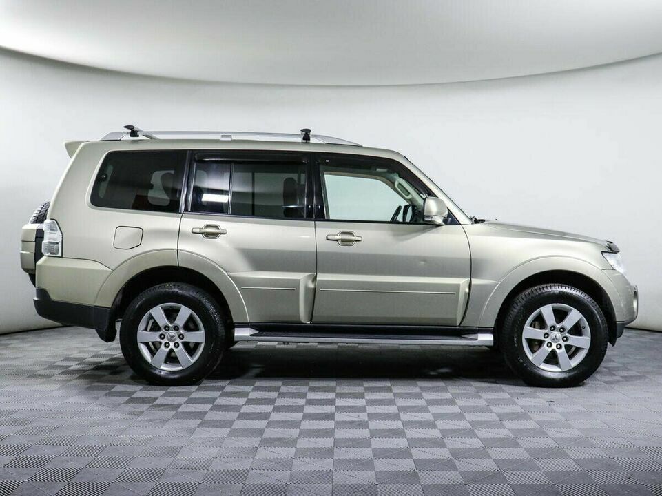 Mitsubishi Pajero IV, фото №2