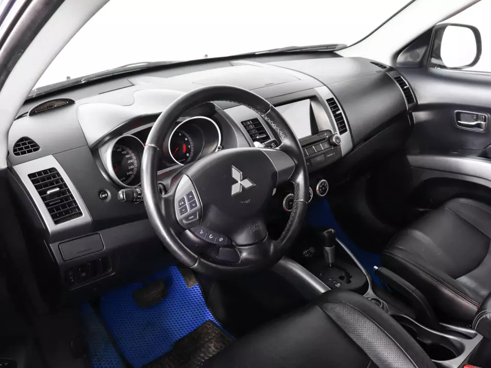 Mitsubishi Outlander, фото №9