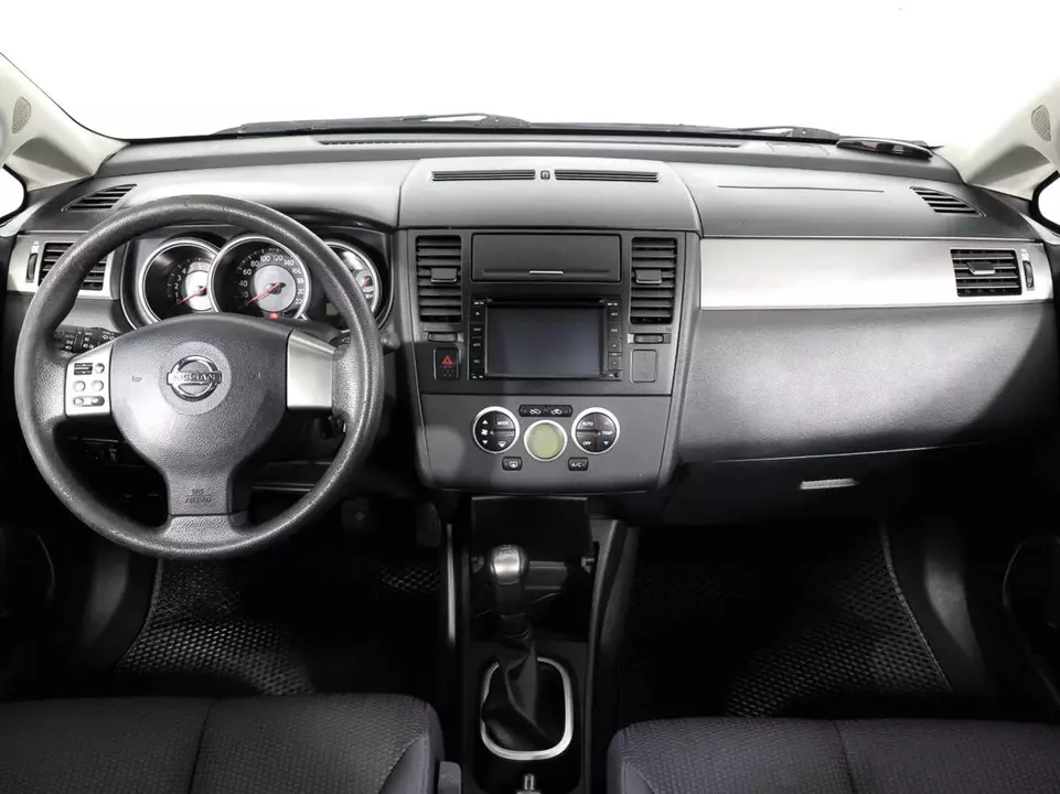 Nissan Tiida, фото №8