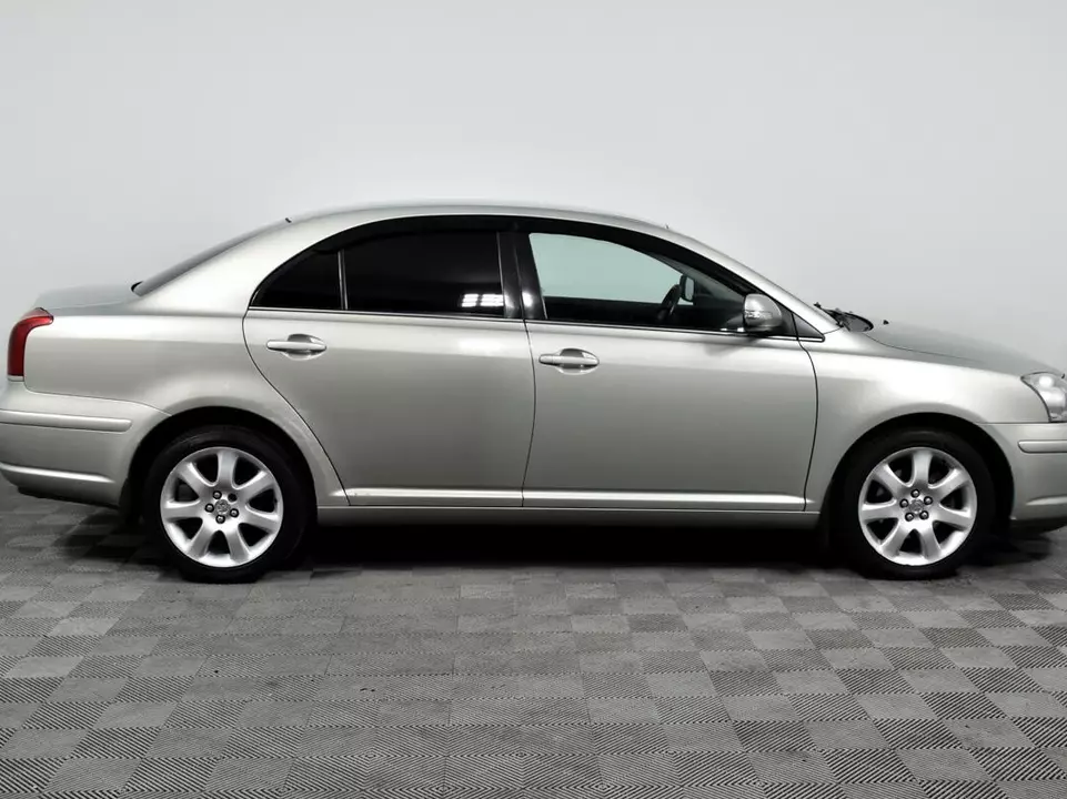 Toyota Avensis, фото №4