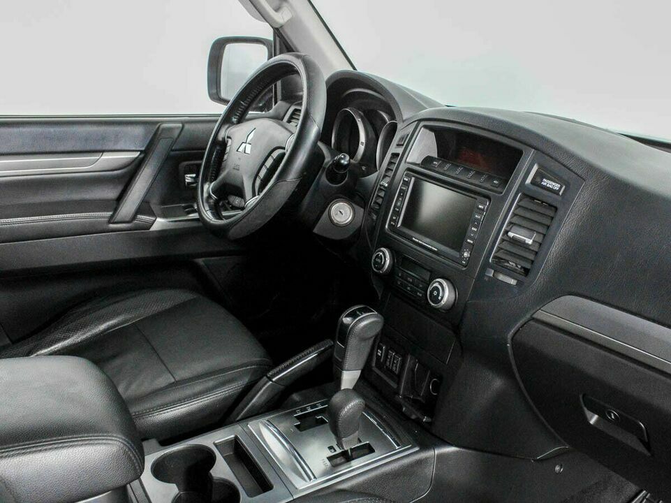Mitsubishi Pajero IV Рестайлинг 1, фото №9