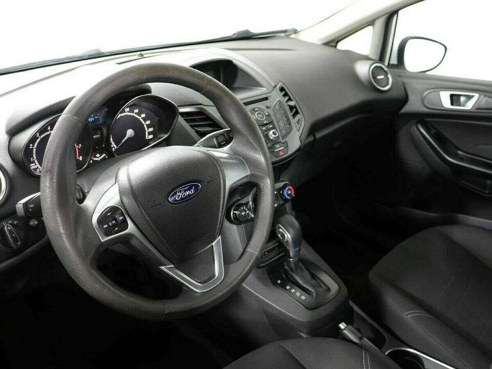 Ford Fiesta Mk6 Рестайлинг, фото №5