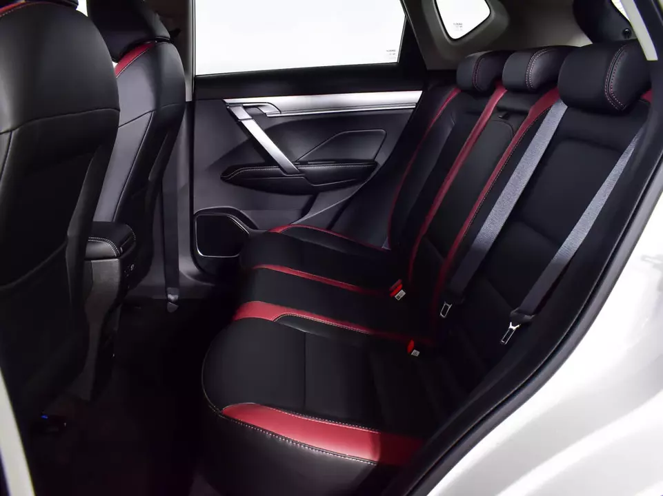 Geely Coolray, фото №10
