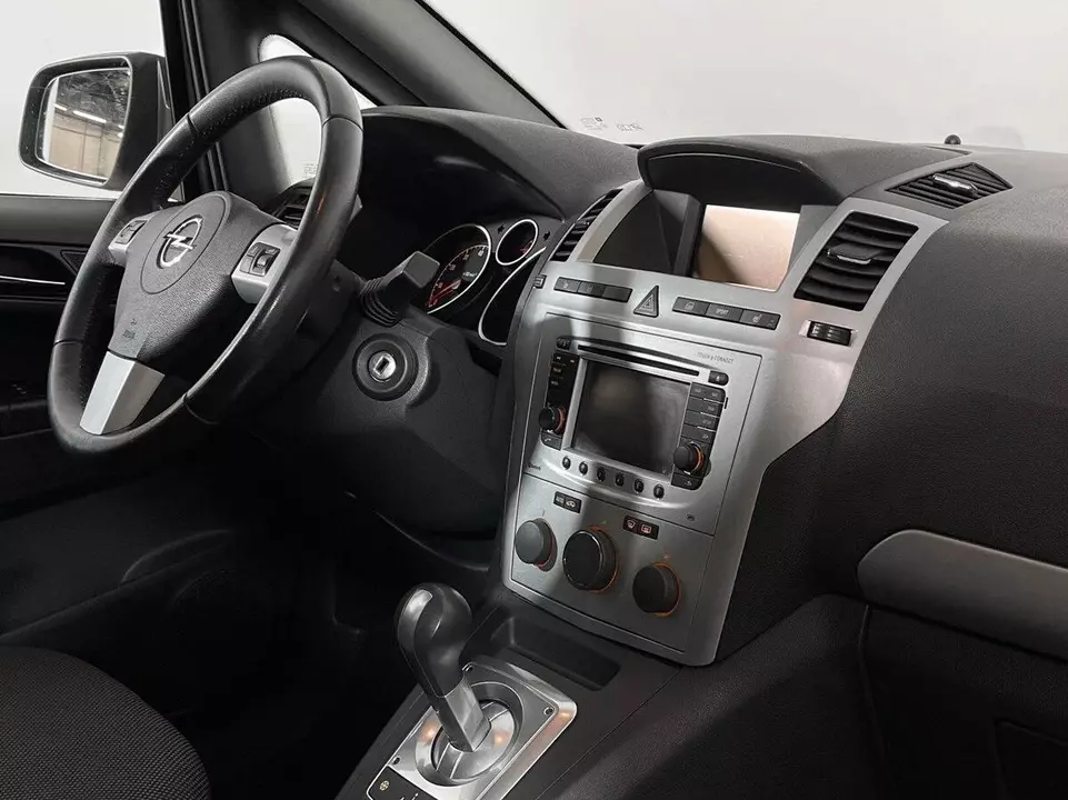 Opel Zafira, фото №9
