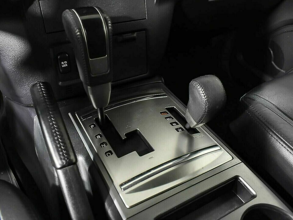 Mitsubishi Pajero IV, фото №10
