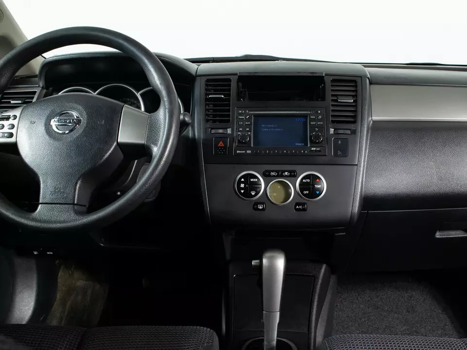 Nissan Tiida, фото №11