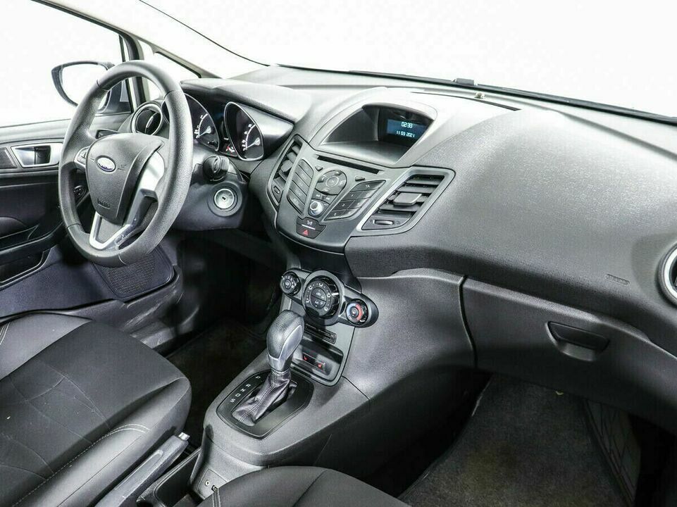 Ford Fiesta Mk6 Рестайлинг, фото №6