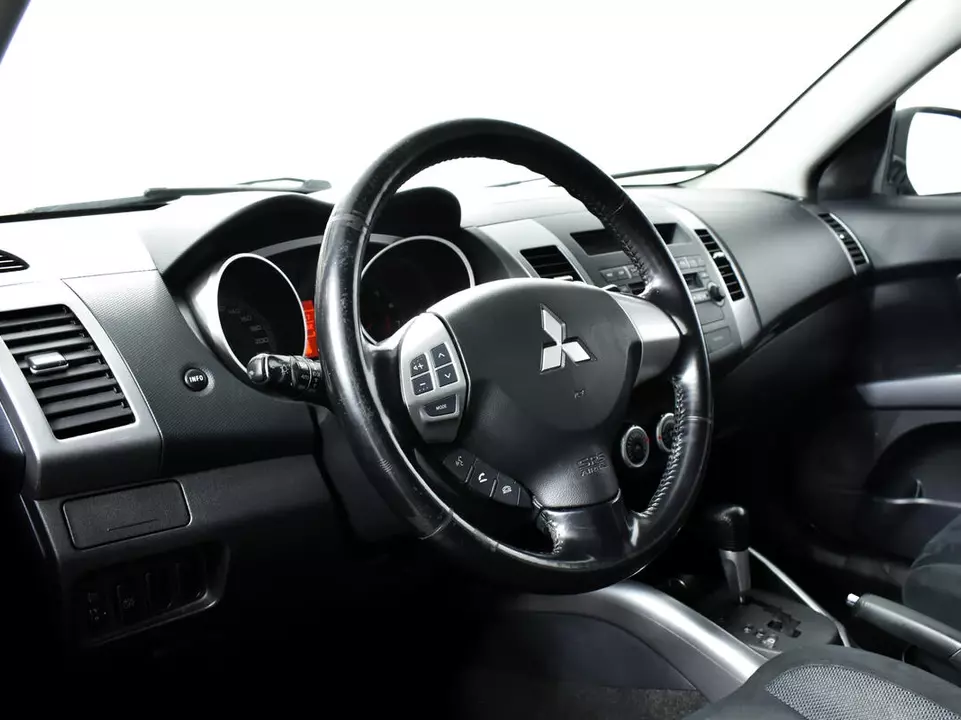 Mitsubishi Outlander, фото №13