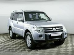 Mitsubishi Pajero IV, фото №2