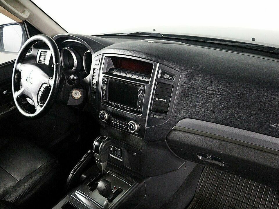 Mitsubishi Pajero IV Рестайлинг 1, фото №9