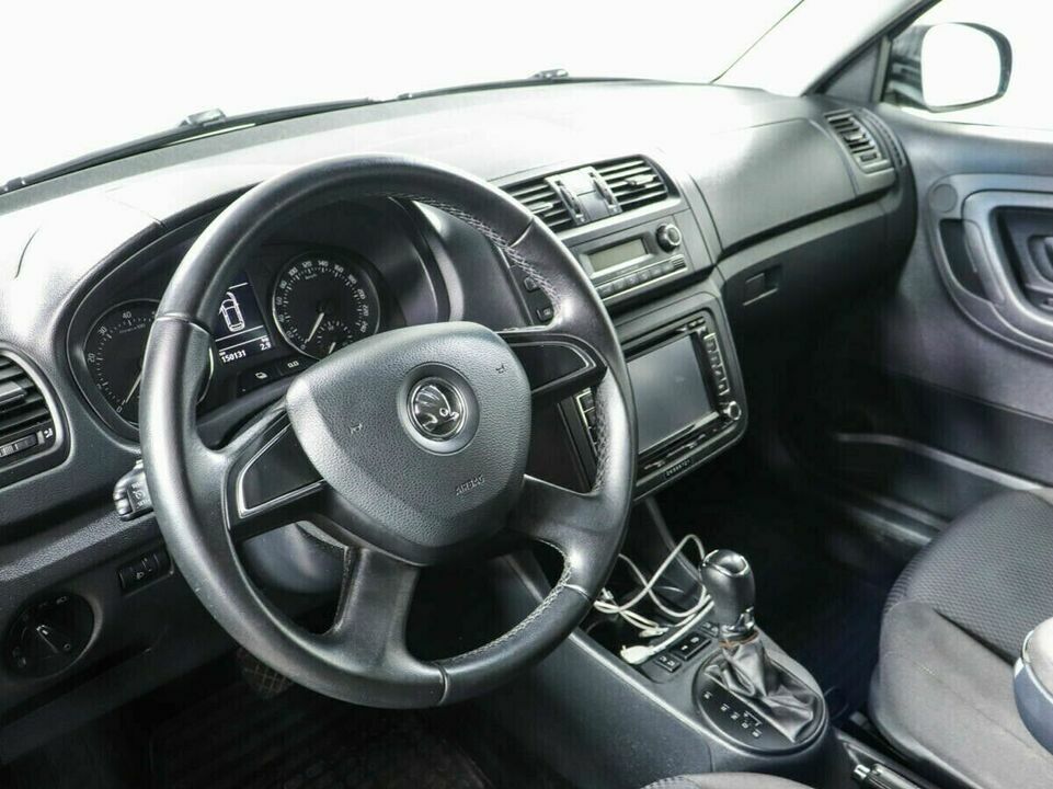 Skoda Fabia II Рестайлинг, фото №7