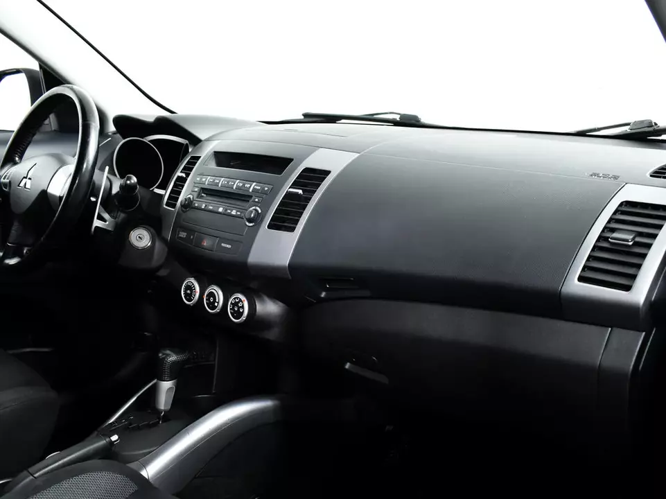 Mitsubishi Outlander, фото №9