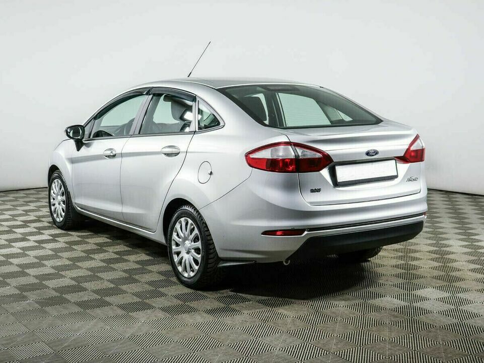 Ford Fiesta Mk6 Рестайлинг, фото №4