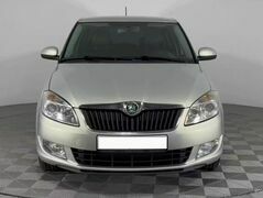 Skoda Fabia II Рестайлинг, фото №1