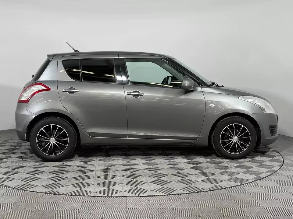Suzuki Swift, фото №4