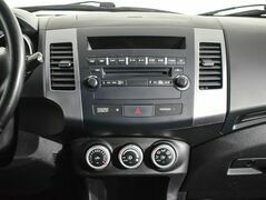 Mitsubishi Outlander, фото №8